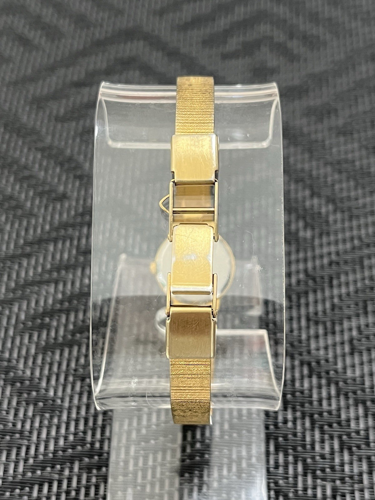 Vintage Citizen Ladies Quartz Watch – Black Dial – October 1986