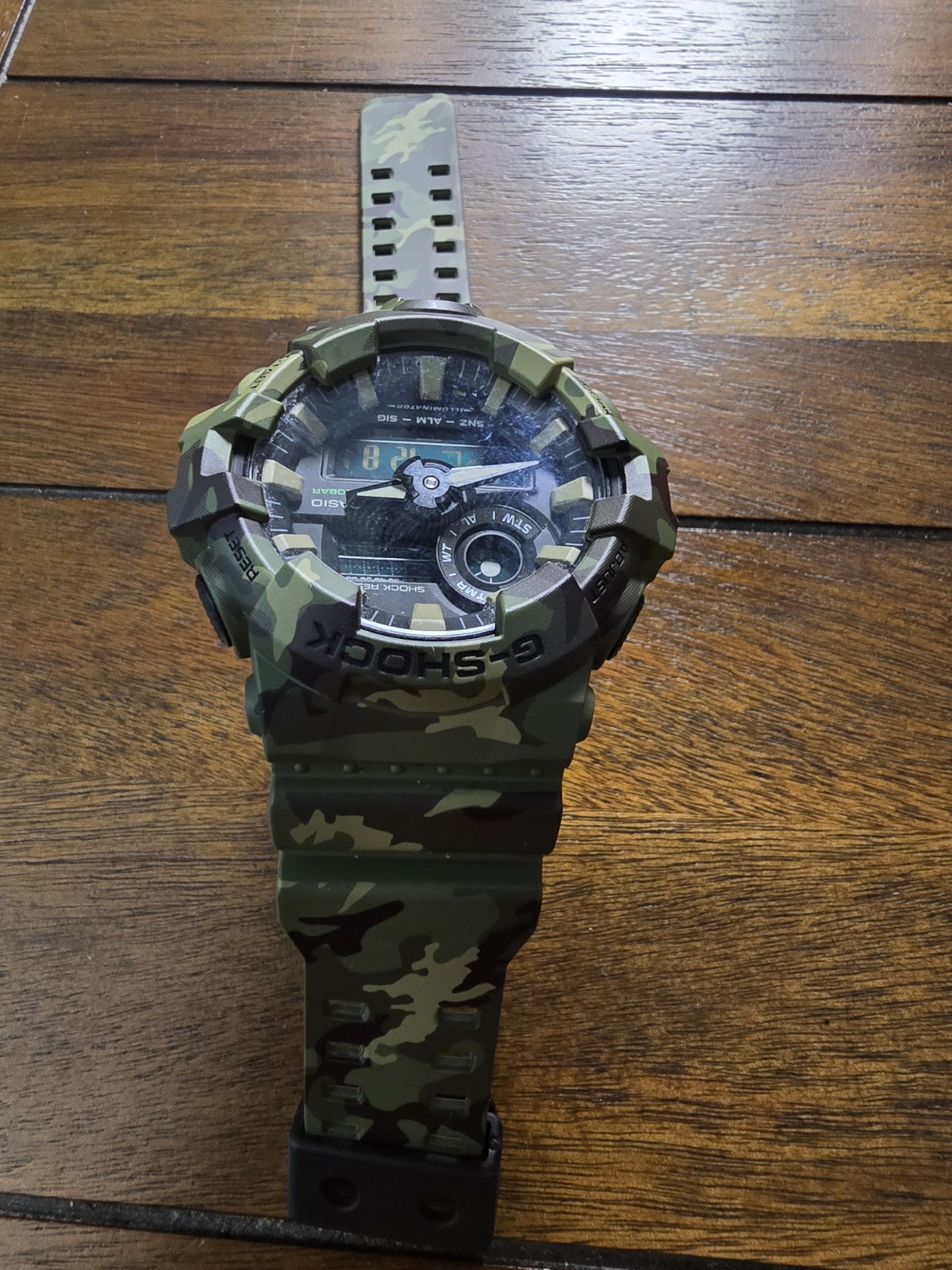 Casio G-Shock GA-700CM-3A Camo Green Ana-Digi 200M Men’s Watch Runs Great