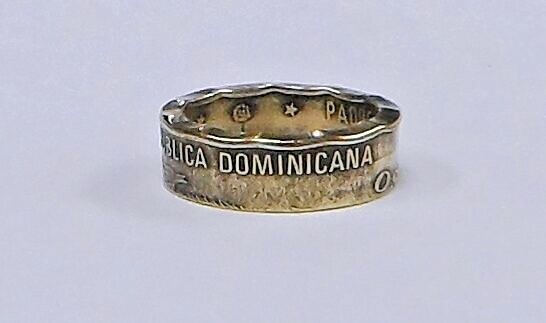 “Sealed” DOMINICAN REPUBLIC UN PESO handcrafted coin ring size 4-12