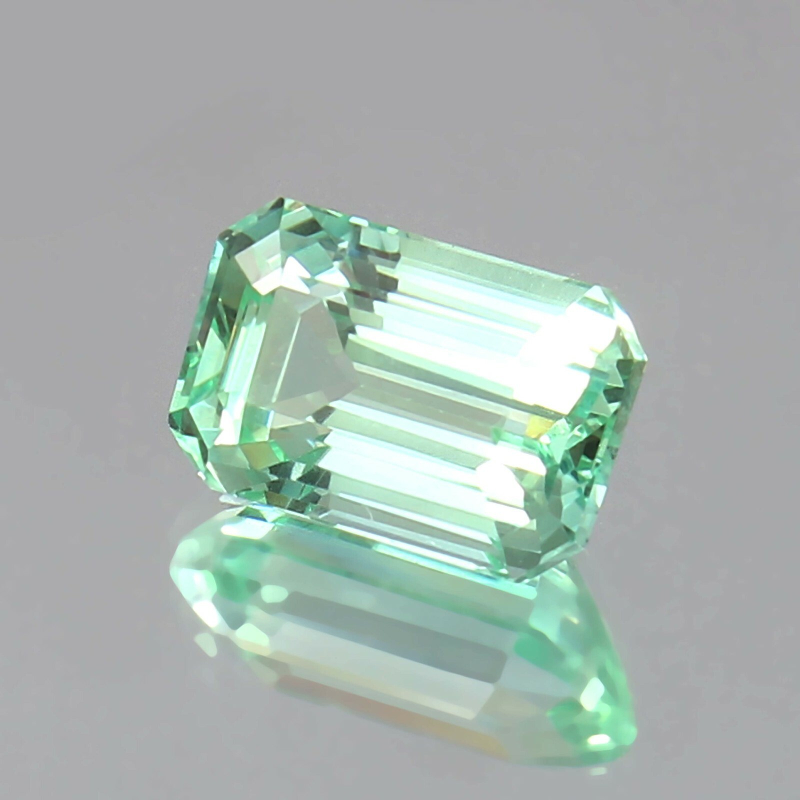AAA Natural Green Ceylon Parti Sapphire Loose Radiant Cut Gemstone 4.55 CT