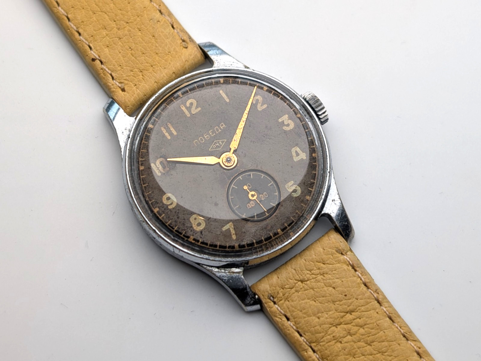Vintage Pobeda (Победа) Gilt Dial Watch, 15 Jewel PChZ (ПЧЗ) 2602 Movement, 1958