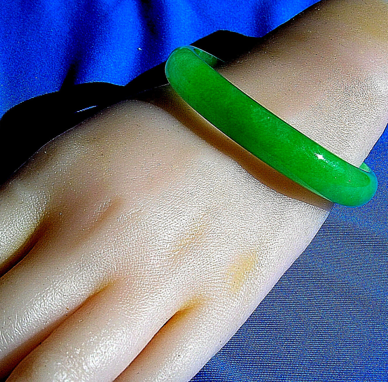 EARTH MINED Imperial Green color Jadeite JADE Deco Antique old Bangle Bracelet