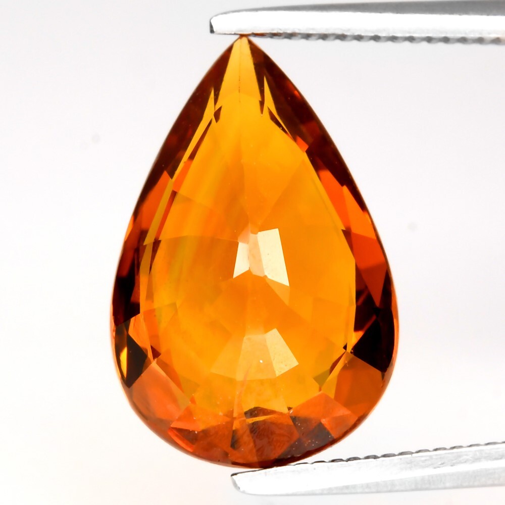 💎 4.03ct 12.5×8.2mm VS Pear Orange Sapphire – Luxurious, Thailand Gemstone