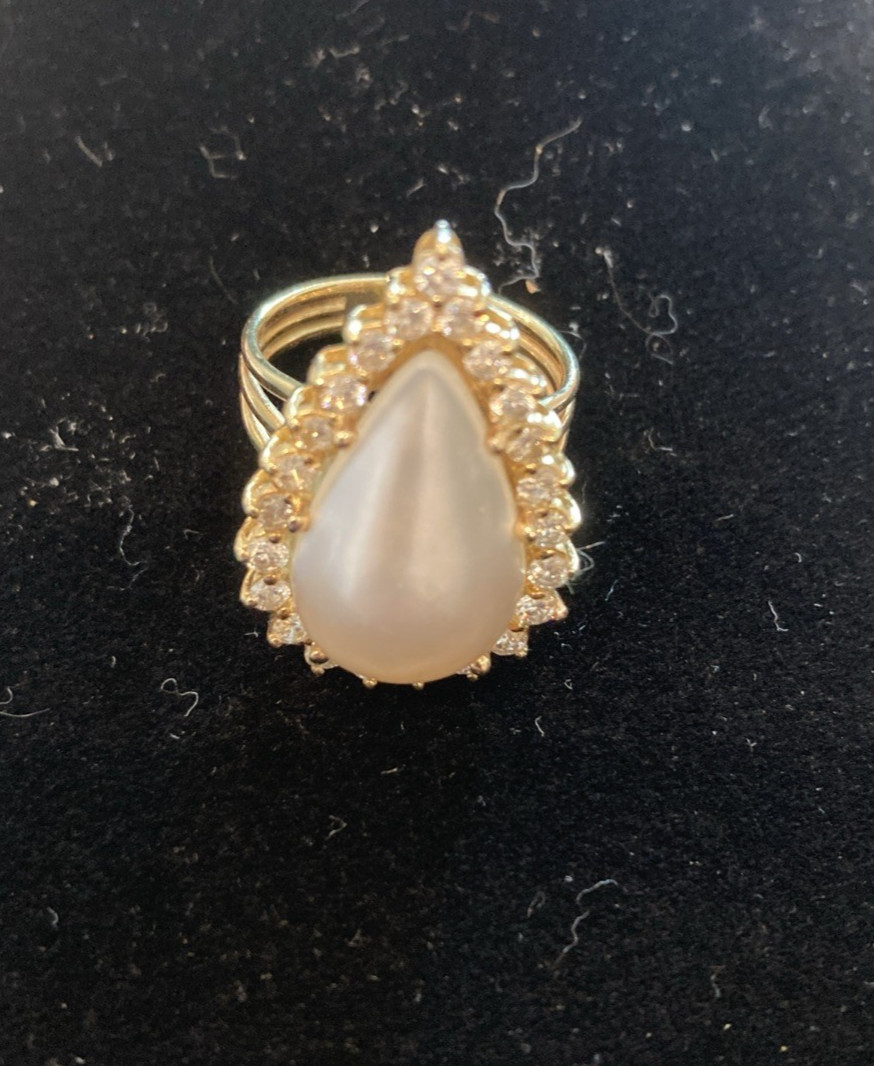 Vintage Tishman & Lipp 18K Gold Teardrop Pearl & 23 Diamond Halo Cocktail Ring