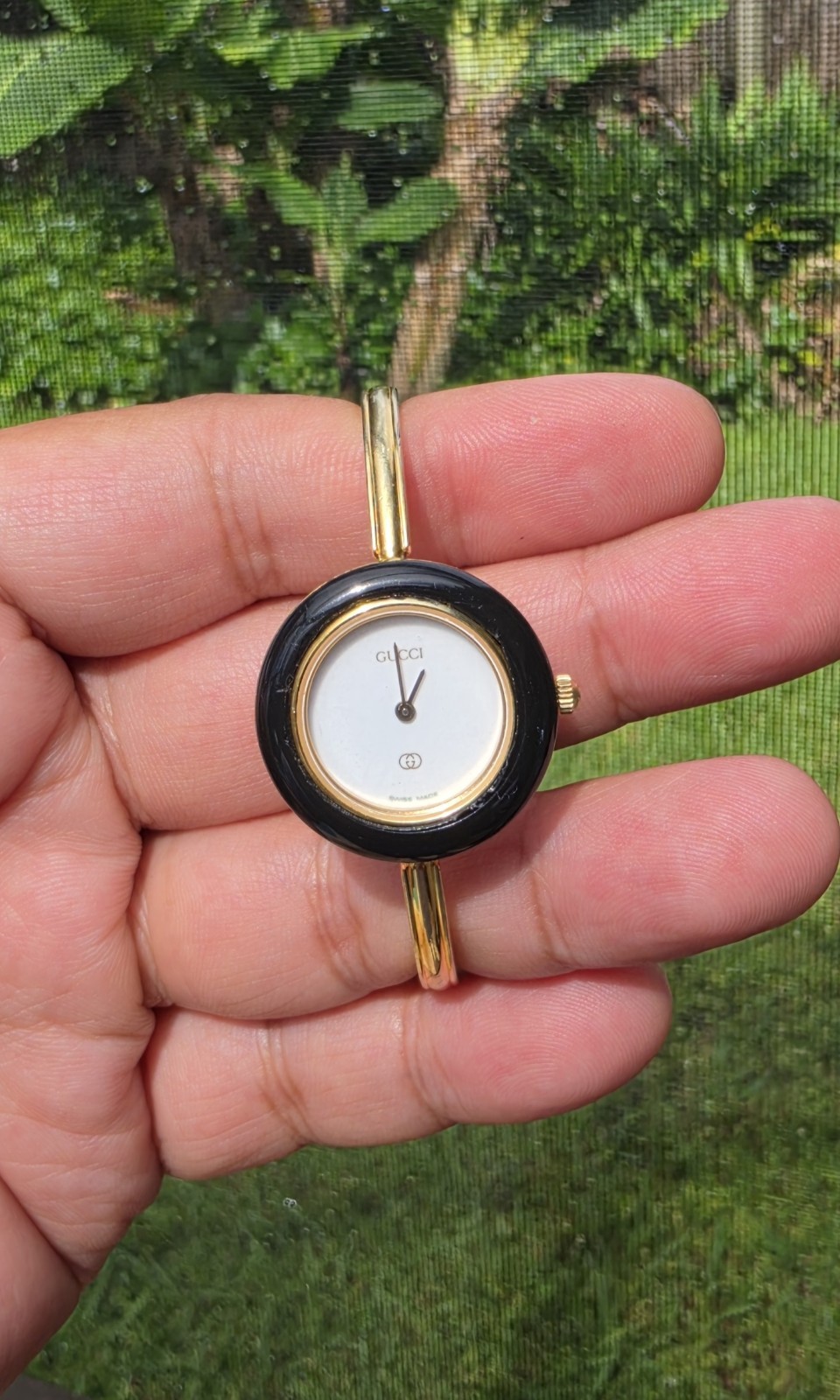 Vintage Gucci 1100-L Bangle Watch Gold Plated New Battery Cleaned Black Bezel