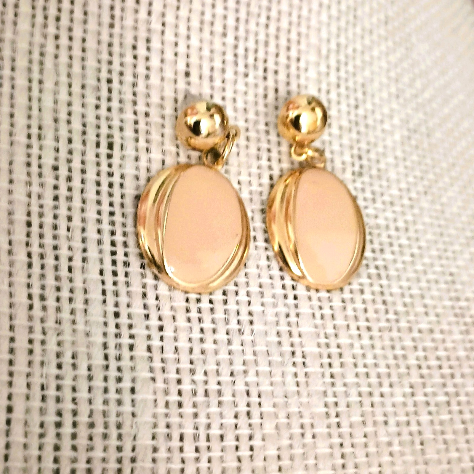 Peach Enamel Oval Drop Earring 1″ Gold Tone Post Retro Light Dangle Jewelry