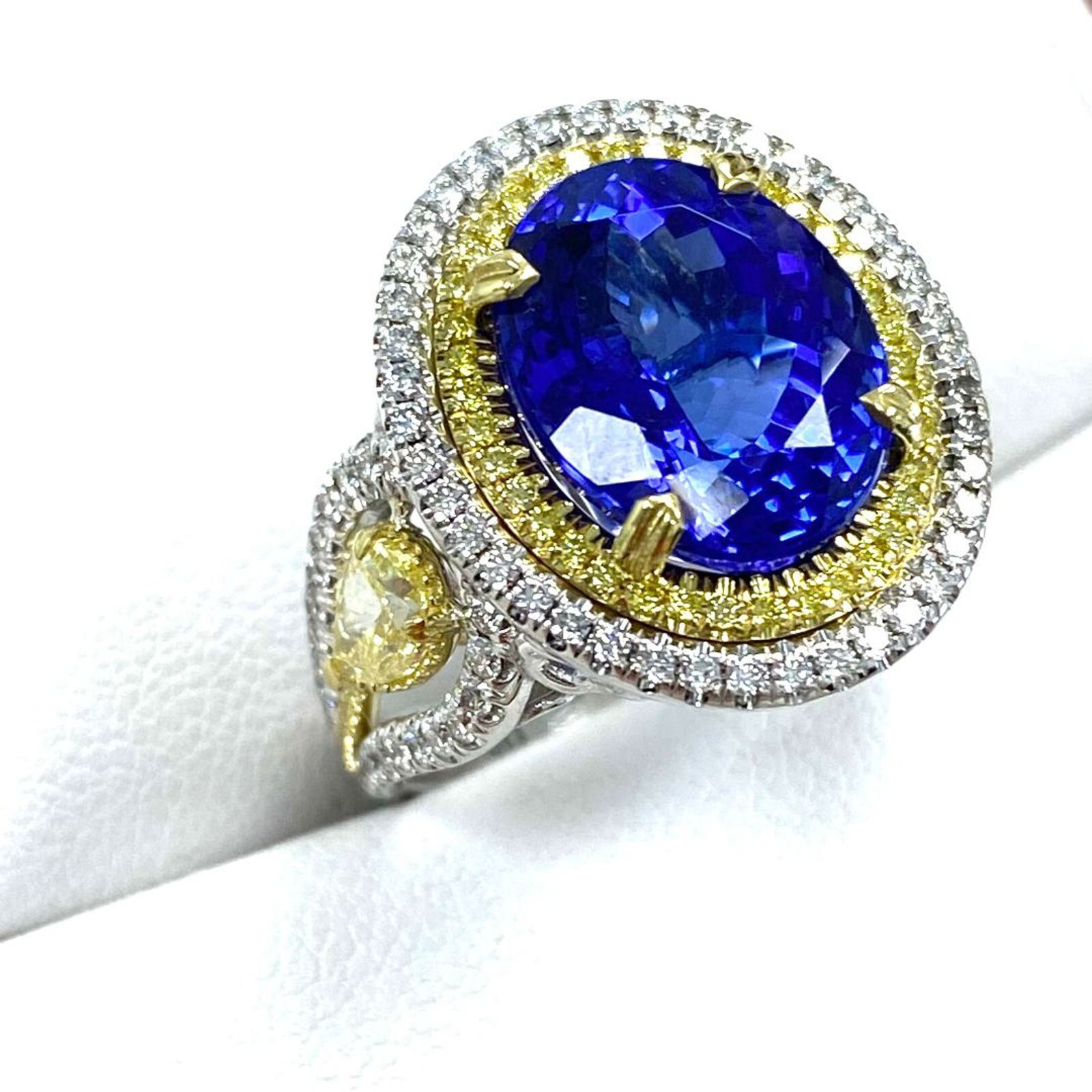 GIA 7.71CT Oval Brilliant Cut Tanzanite Diamond Ring 14k White Gold 9.59 TCW