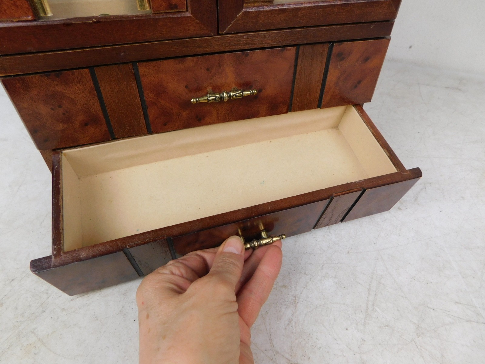 Cute Burl Wood Regency Small Desk Jewelry Cabinet Display Storage Box Table Top