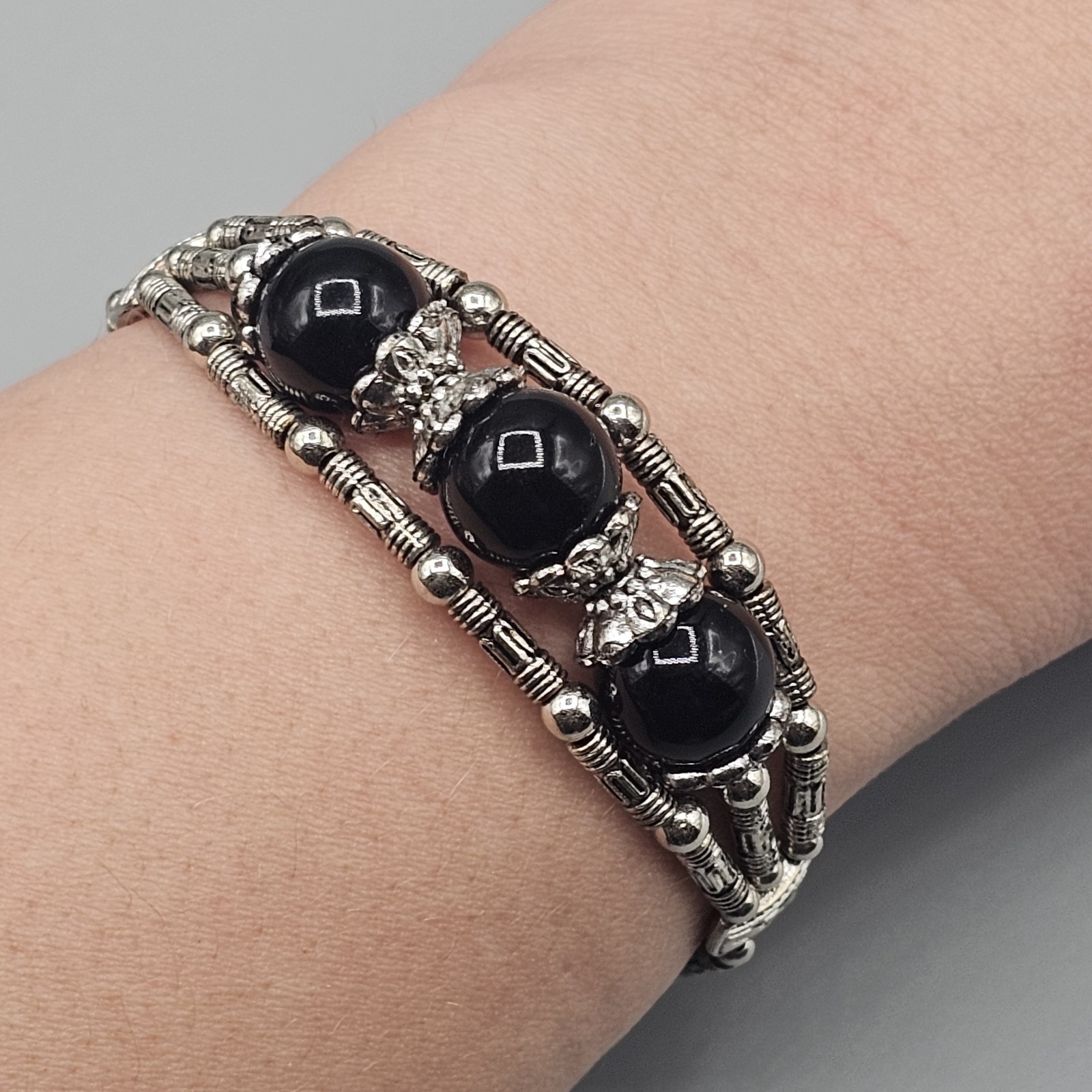 Silver Tone Bali Bracelet Large Black Bead 6.25 – 8 Inch Adjustable Festival