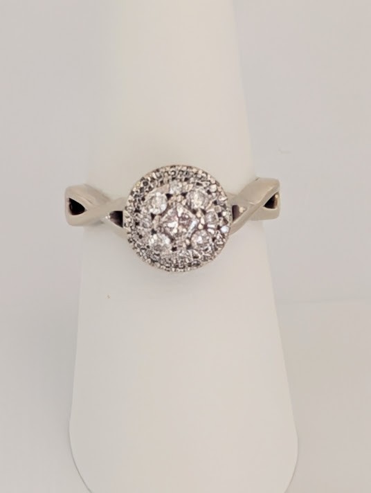 2/3 Carat Diamond Ring 14K Gold 4.6 Grams Retail $2099 Make me An Offer!