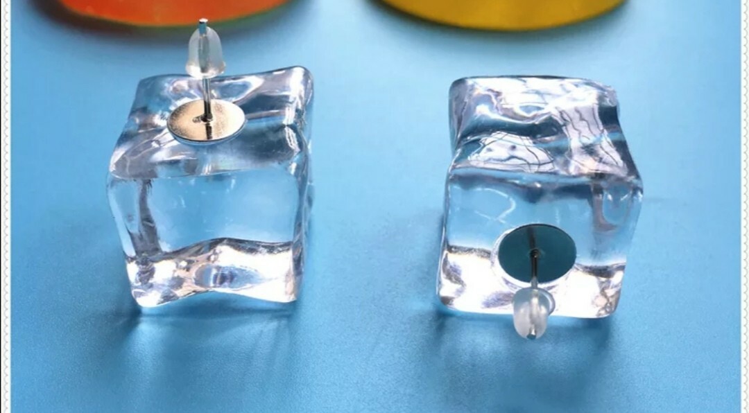 Large Cube Stud Earrings – Post