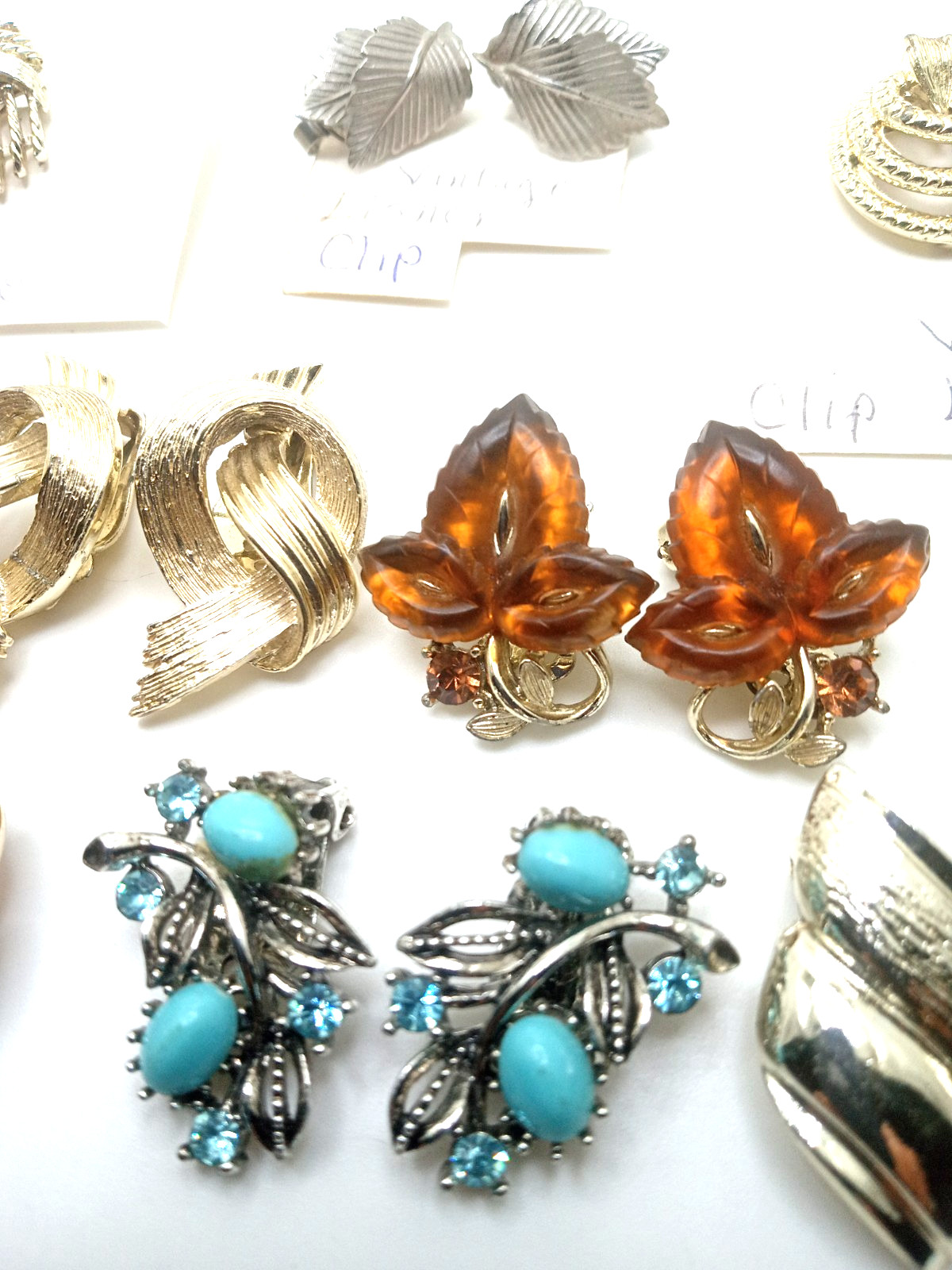Vtg Lisner 50’s 60’s Clip On Earrings Silver & Gold Tone Lovely Lot of 13 Pairs