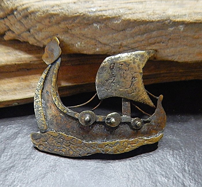 Vintage Scandinavian Primitive Viking Ship Handcrafted Brass Pin ~ ESTATE