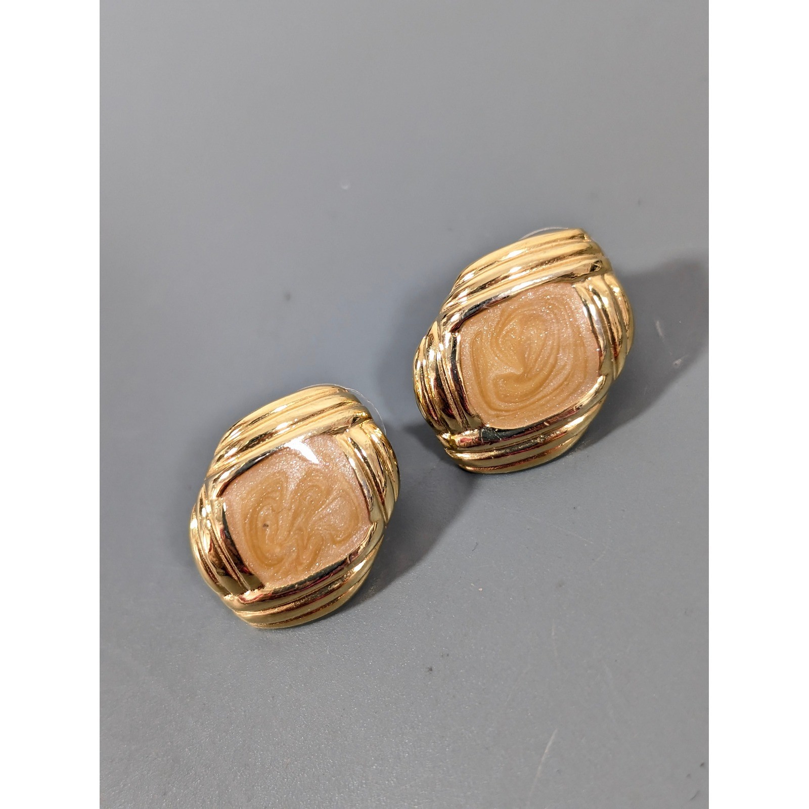 Vintage Cream Beige Enamel Swirl Earrings Retro 80s 90s Pierced