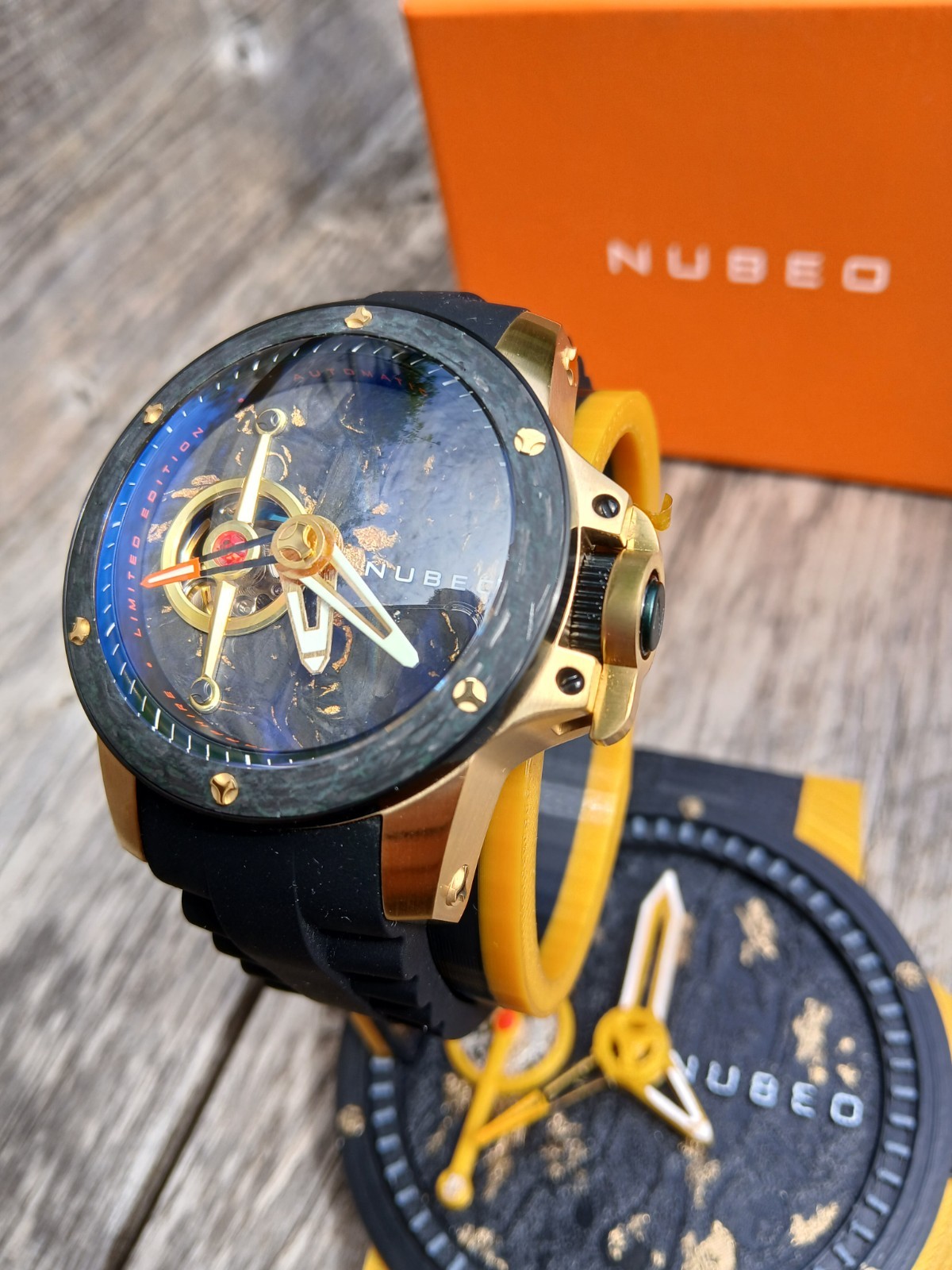 Nubeo Curiosity Evolution Automatic NB-6066-02 With One Off Stand