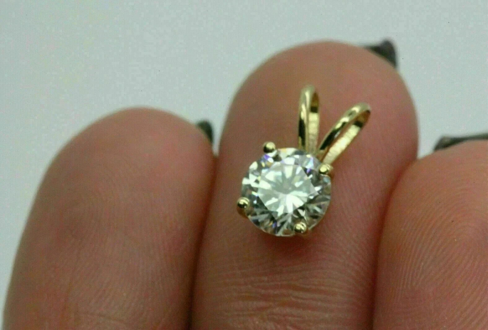 2Ct Round Cut Lab-Created Diamond Pendant With 18″ Chain 14k Yellow Gold Plated