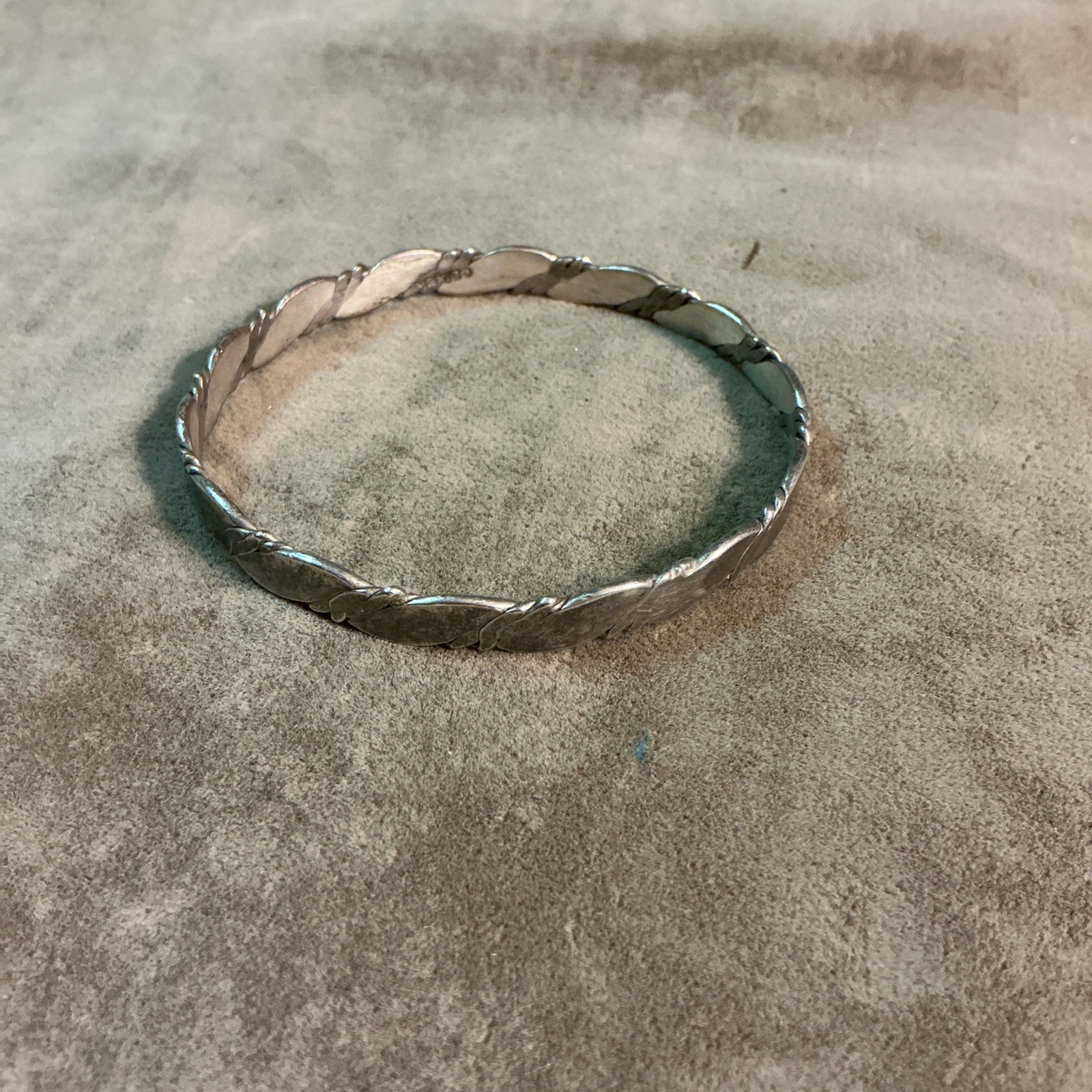 Vintage Made In Mexico Silvertone Color Bangle Bracelet Rope Type Design