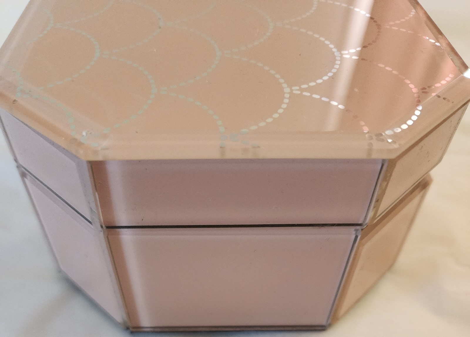 Cynthia Rowley NY Mirrored Glass Jewelry Box Pink Octagon Scallop Trinket Case