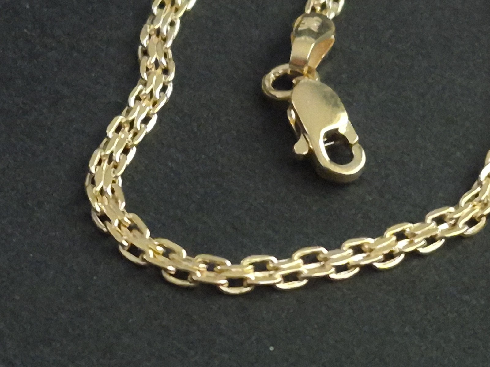 Solid 10k Gold Bismark Bracelet 2.5mm 7.5in Long
