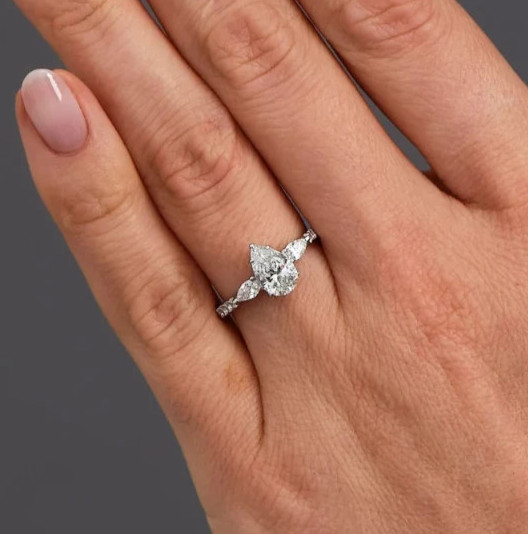 IGI 2.00 Ct Pear Cut EF-VS1 Lab Grown Diamond Three Stone Ring 14K White Gold
