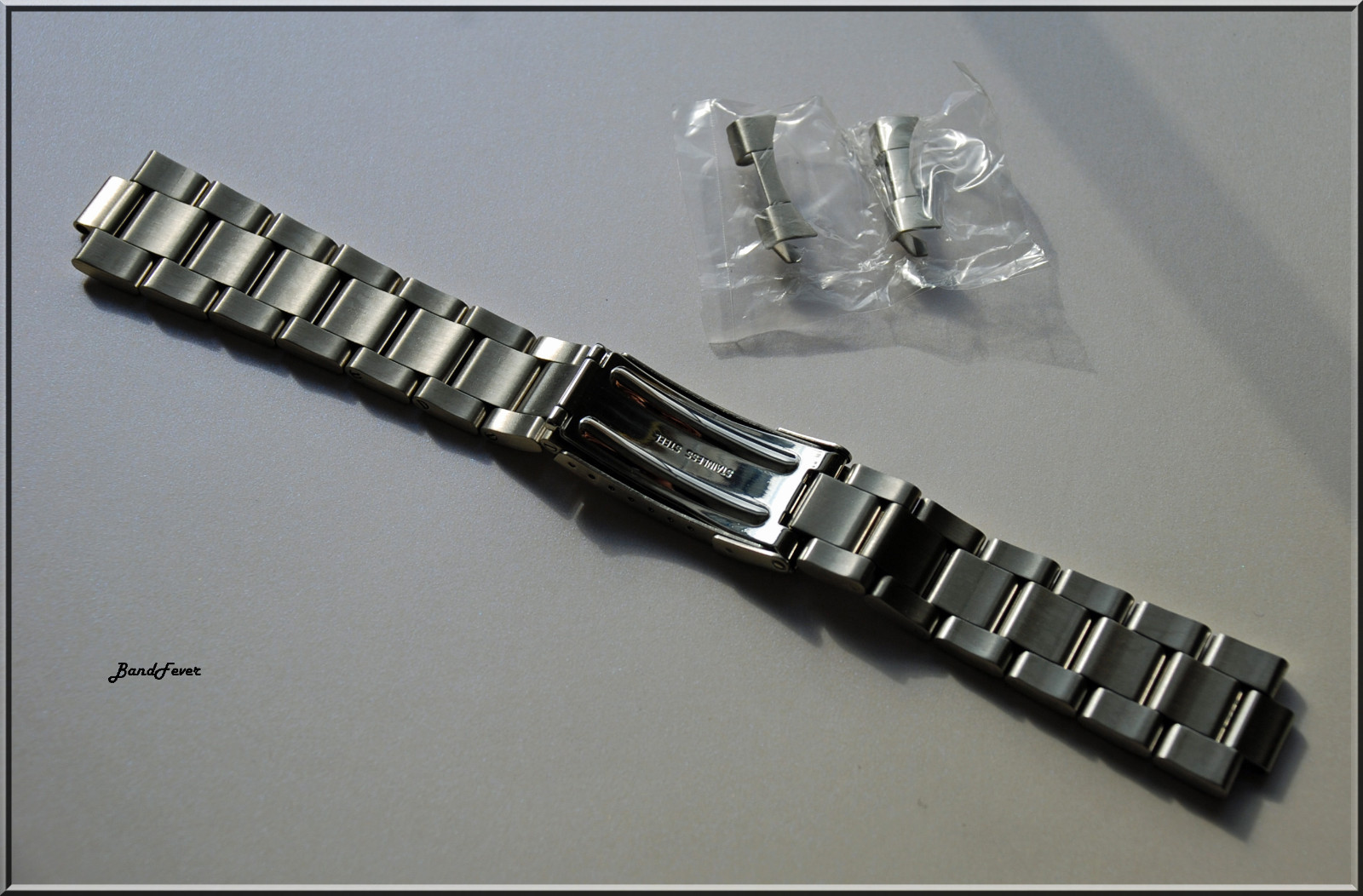 22mm Curved End OYSTER Stainless Steel bracelet FITS Casio MDV106-1A MDV106-1AV