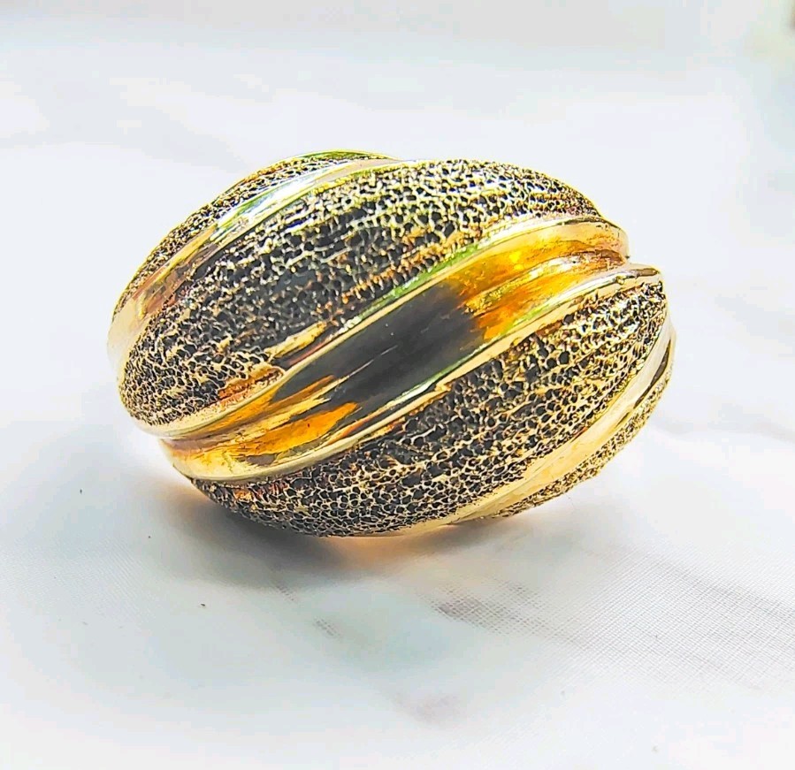 Antique 14K Yellow Gold Textured Dome Ring • Size 4.75 • 11.65mm • 4.97g