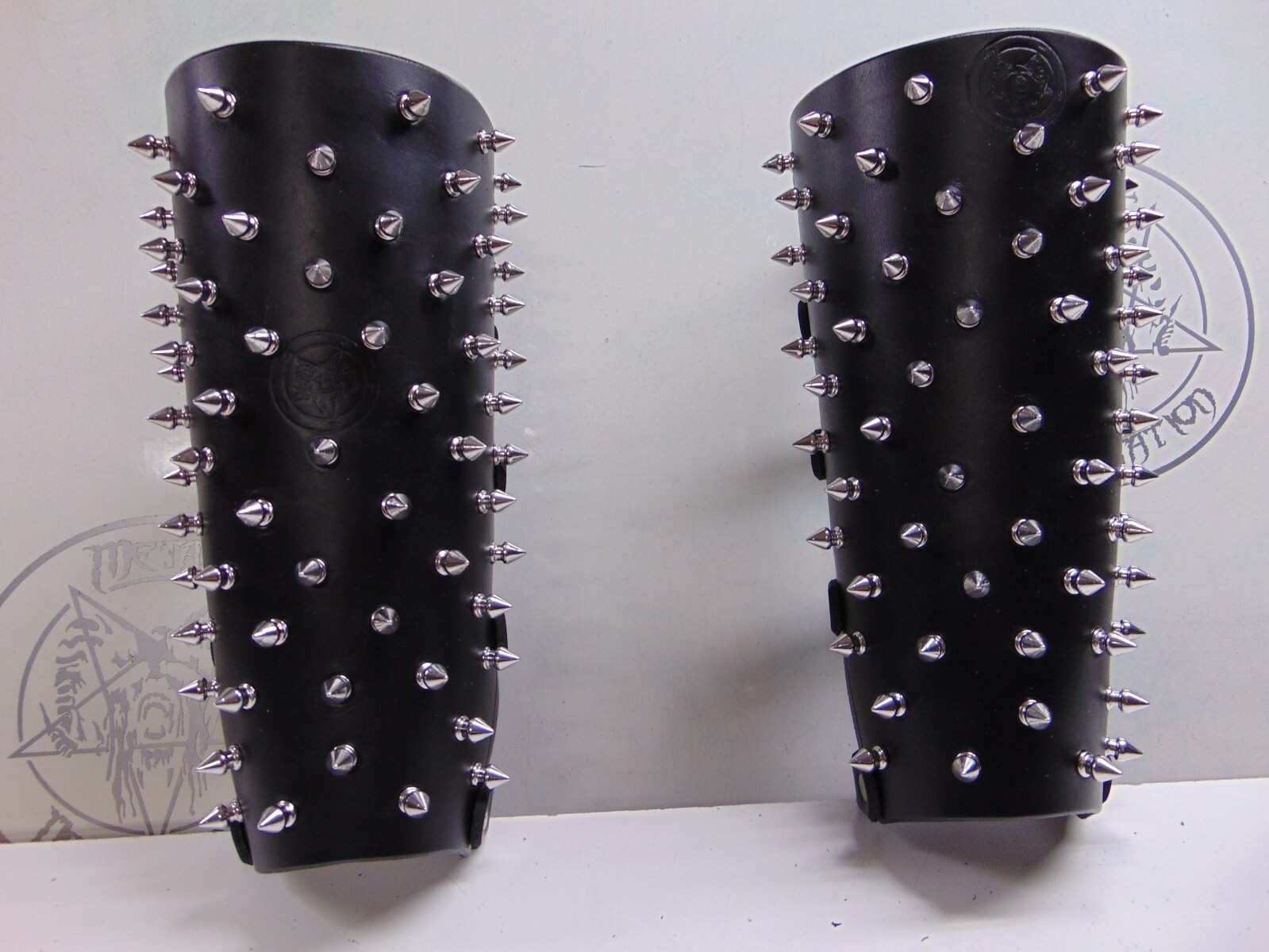 LEATHER SPIKED OLD SCHOOL GAUNTLET..DEATH METAL…(MDLG0013)….. HYPOCRISY