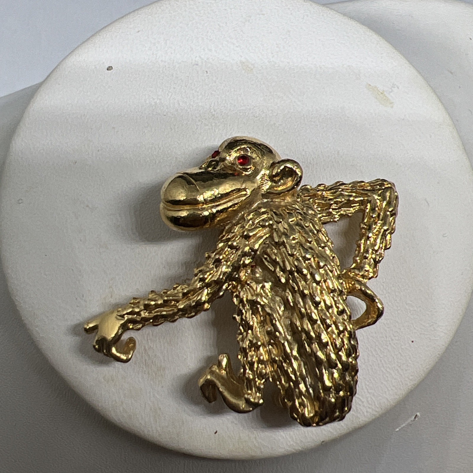 Vintage Signed Gerry’s Gold Tone Monkey Ape Figural Brooch Textured Red Rhinesto