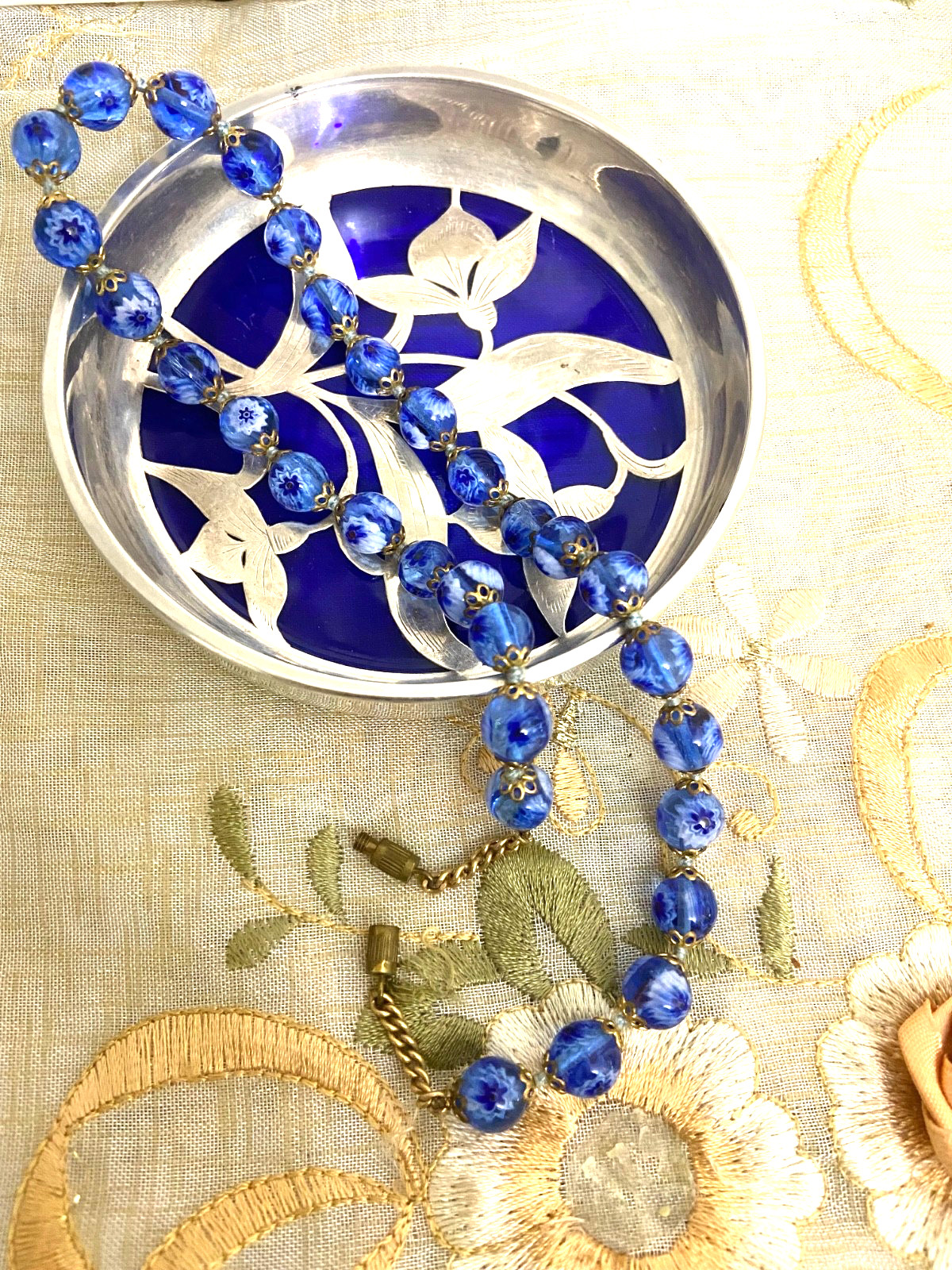Handmade Venetian (Murano) lampworks art glass beads, blue & white approx. 8mm