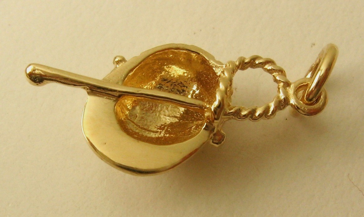 Genuine SOLID 9ct 9K YELLOW GOLD 3D Jockey Hat Whip Horse Sport Charm/Pendant