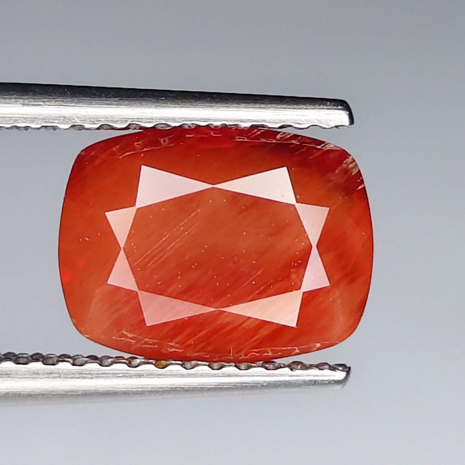 FANTASTIC NATURAL 2.82Cts BEAUTIFUL ANDESINE.