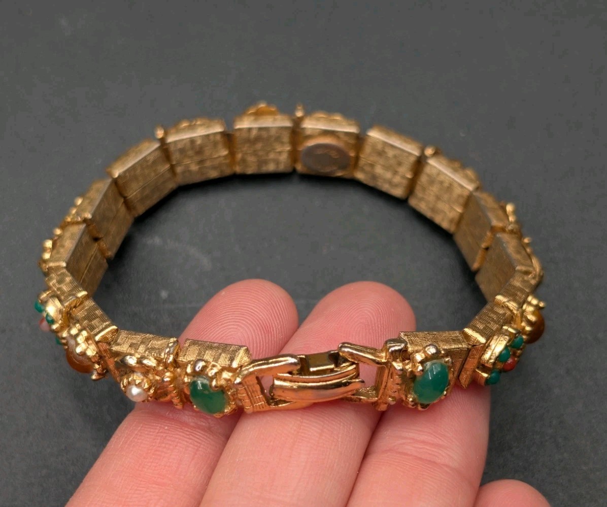 Vtg HATTIE CARNEGIE Signed Etruscan or Victorian Revival Gold Tone Bracelet