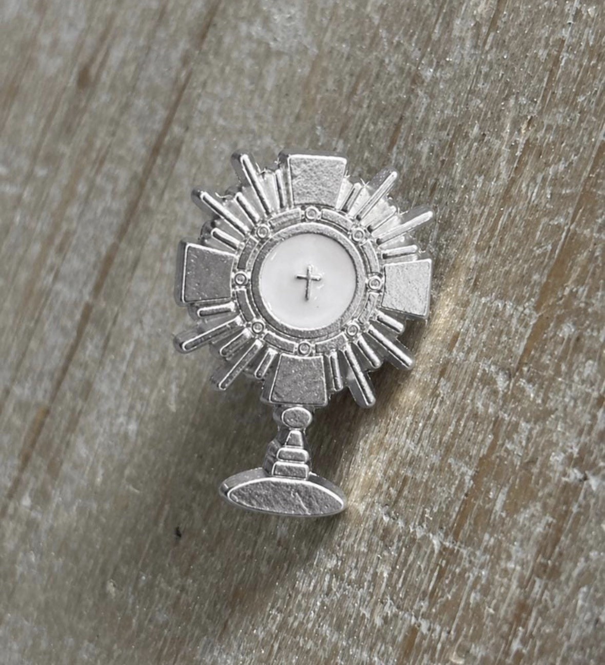 Catholic Monstrance Lapel Pin Silver and Gold Color (2 pieces (1 of each color)