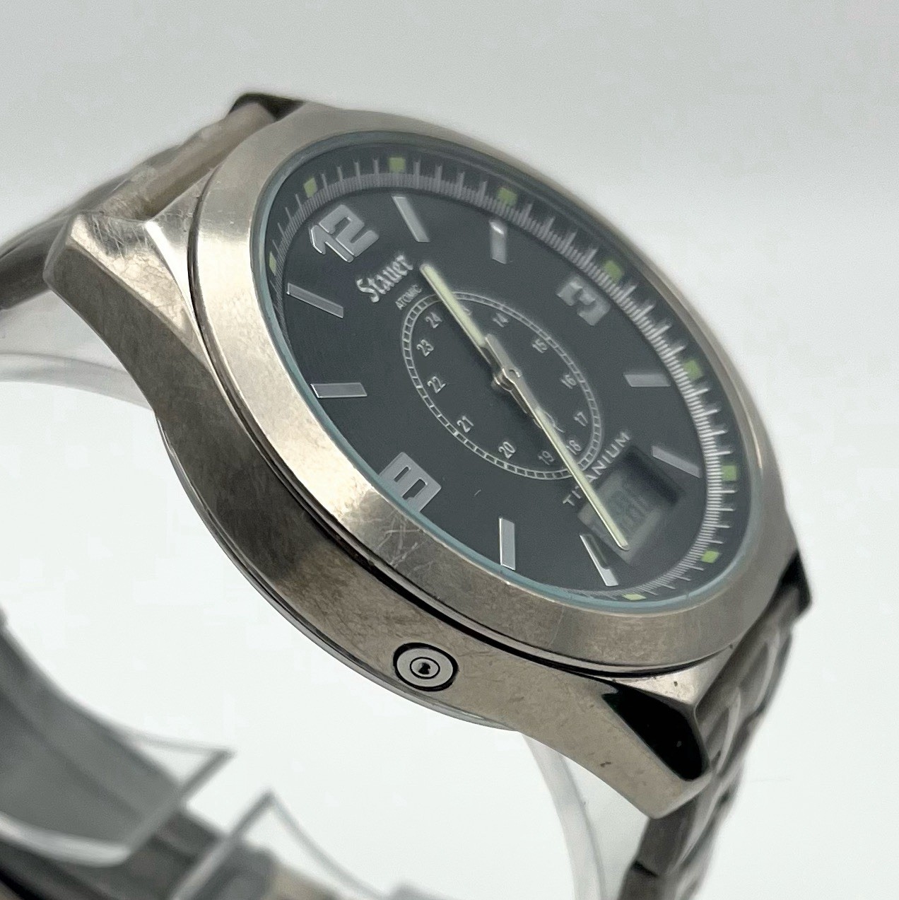 Stauer Atomic Titanium 17468 MERKUR-WWVB 42mm Movt 3ATM WR Radio Controlled