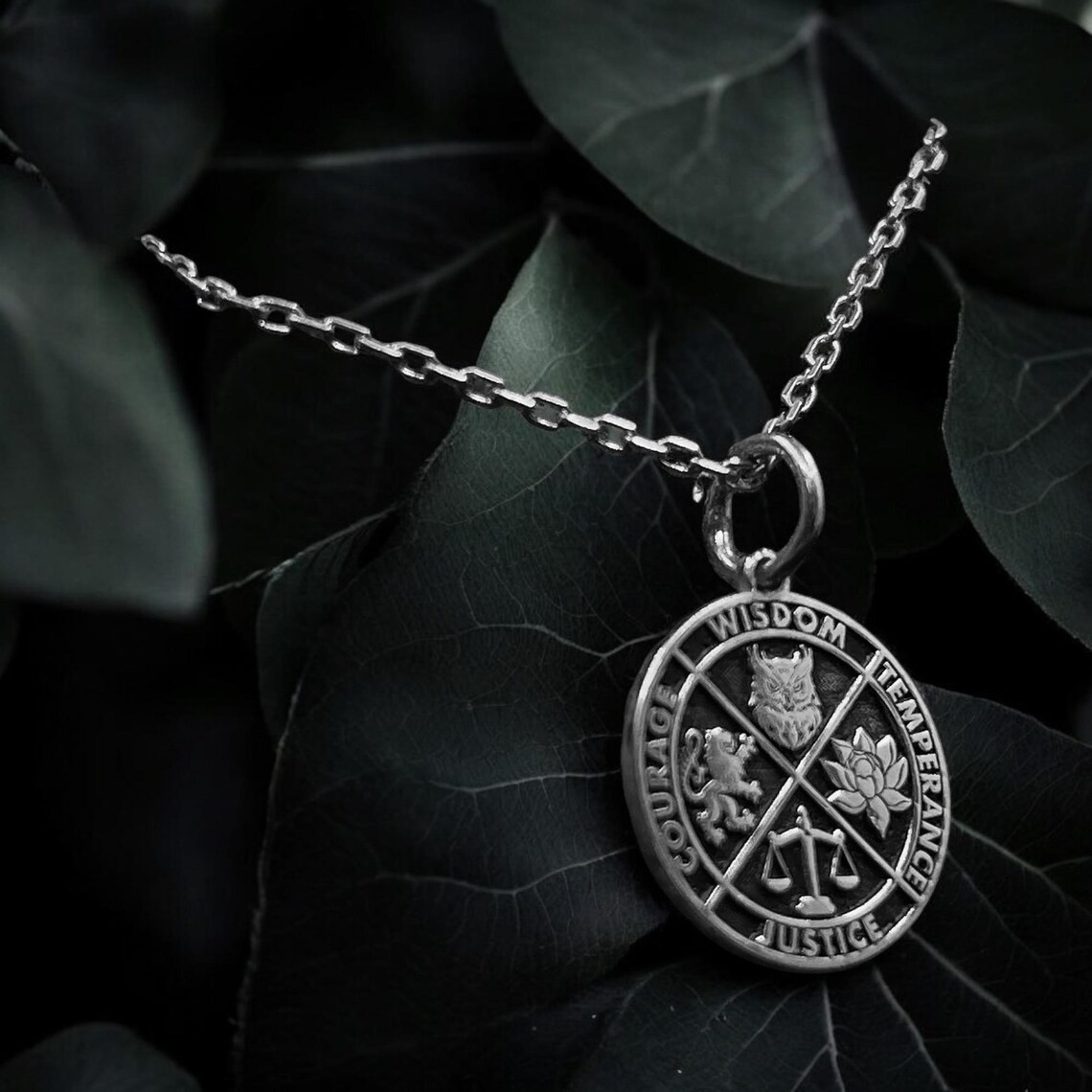 Coat Of Arms Engraved Necklace 925 Sterling Silver Pendant Necklace Duty Free