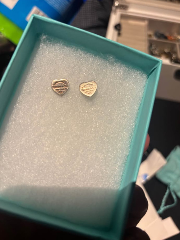 Tiffany & Co. Return to Tiffany Heart Tag Stud Earrings 925 Sterling Silver