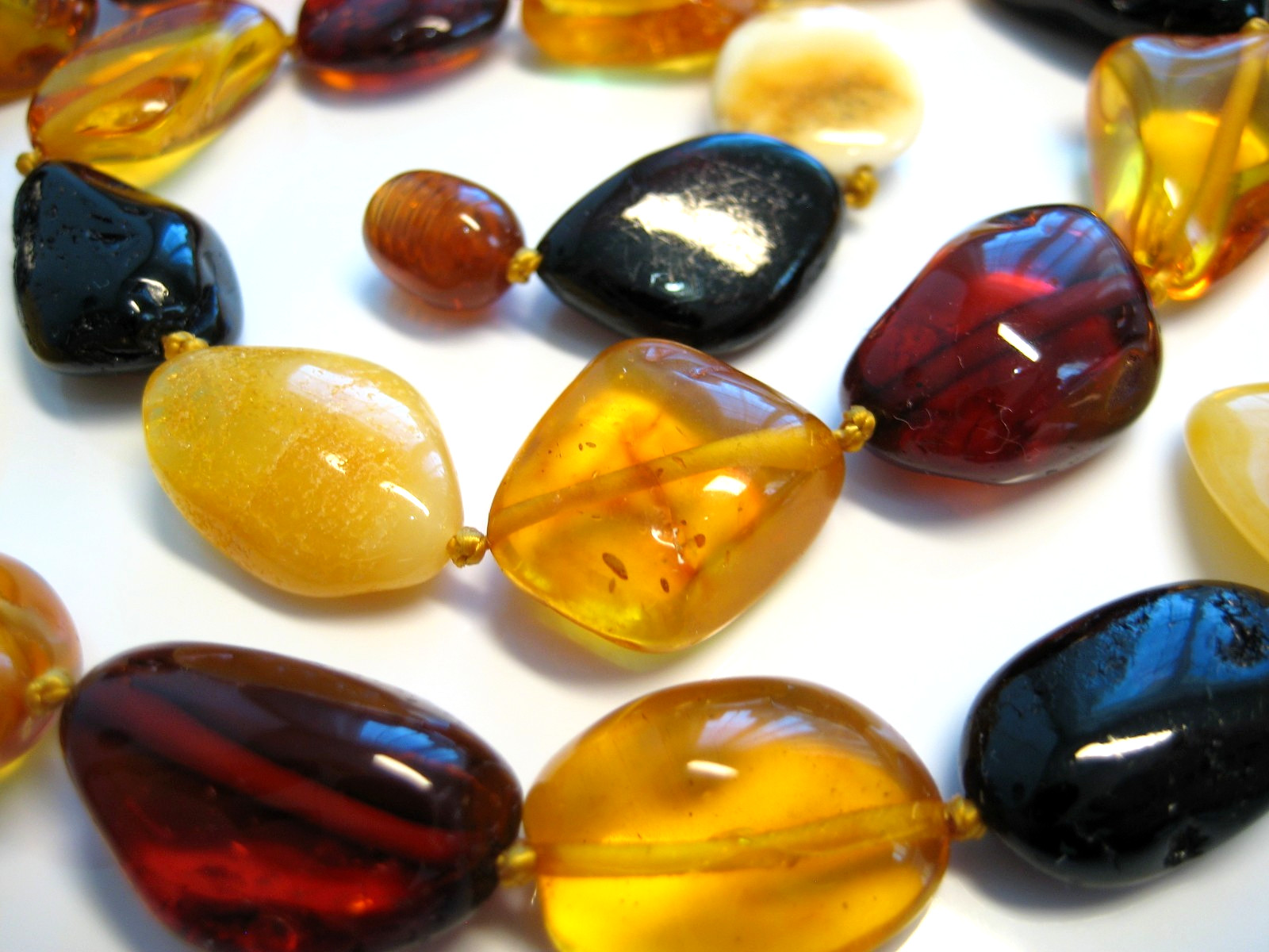 Massive Genuine Multicolor Beautiful Baltic Amber Necklace 23 gr. 20 in. !!!