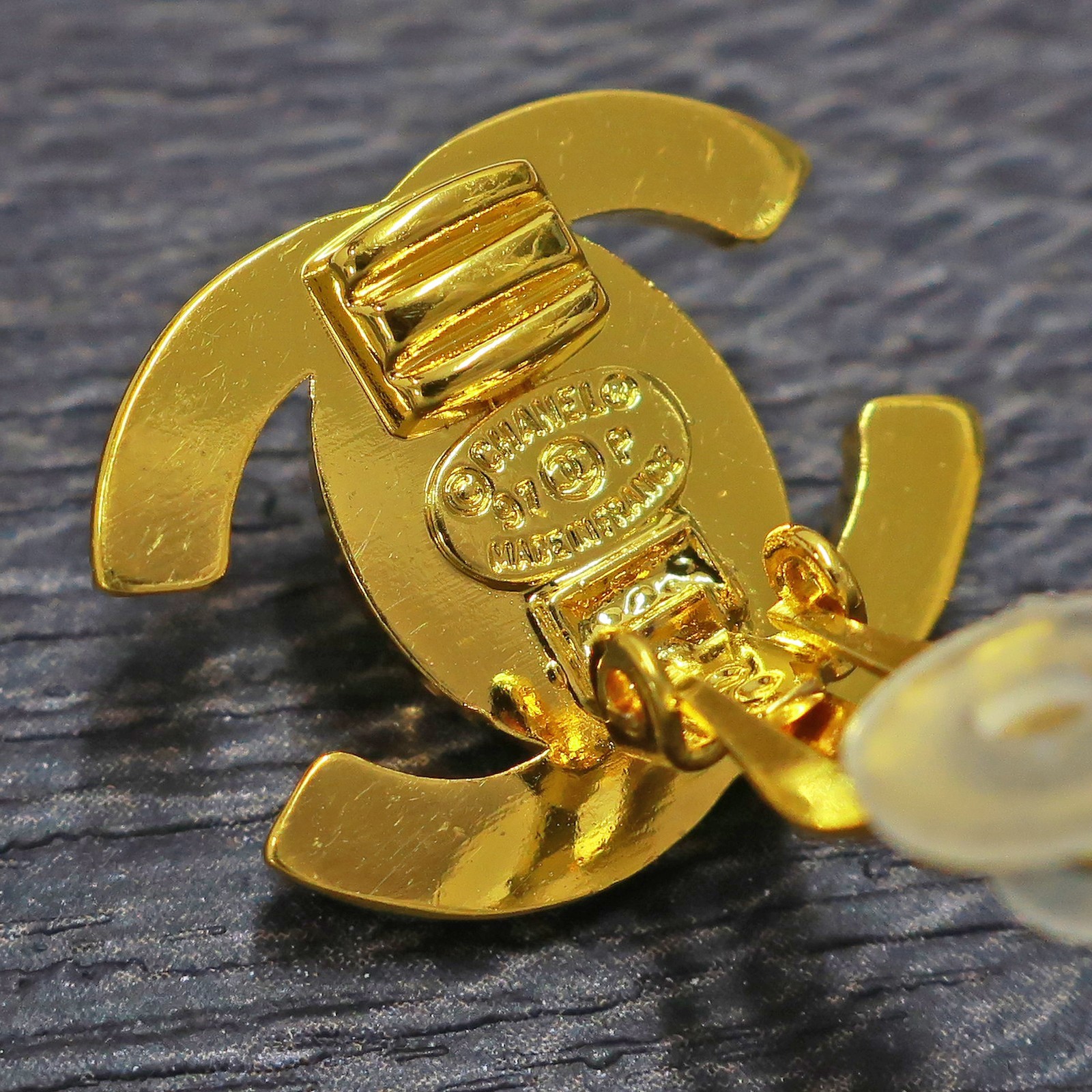 CHANEL Gold Plated CC Logos Turn Lock Vintage Clip Earrings #1325c Rise-on