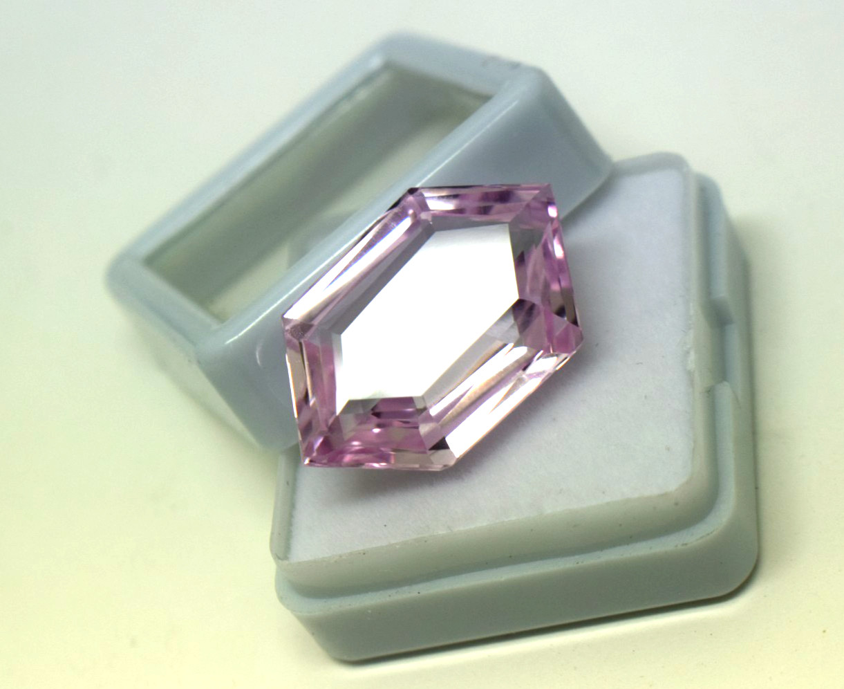 24.90 Ct Approx. Natural Light Pink Sapphire Hexagon Cut Pendant Making Gemstone