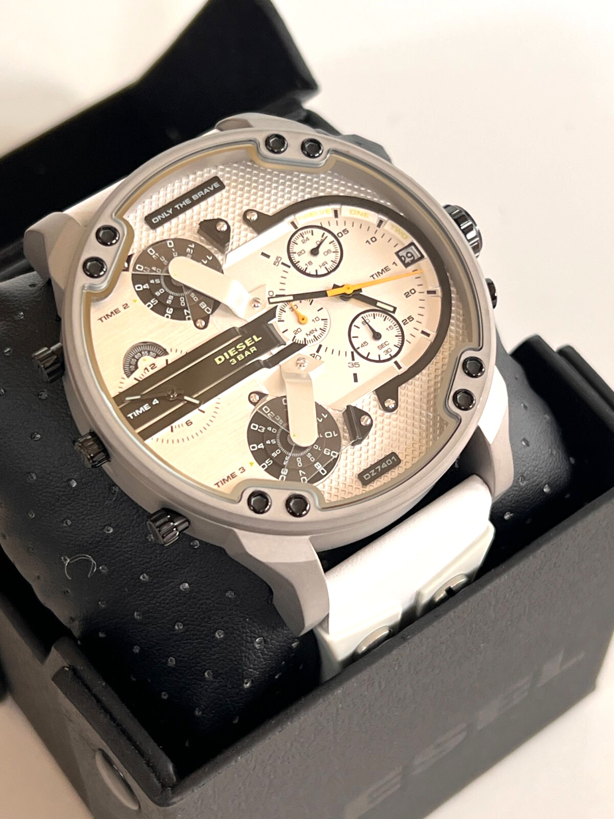 DIESEL Mr Daddy 2.0 DZ7401 White/Grey/Silver Mens Chronograph Watch BNWT G/Box
