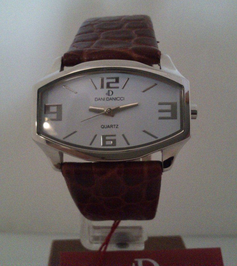 Woman watch Dani Danicci stainless steel case and leather strap arabic numbers