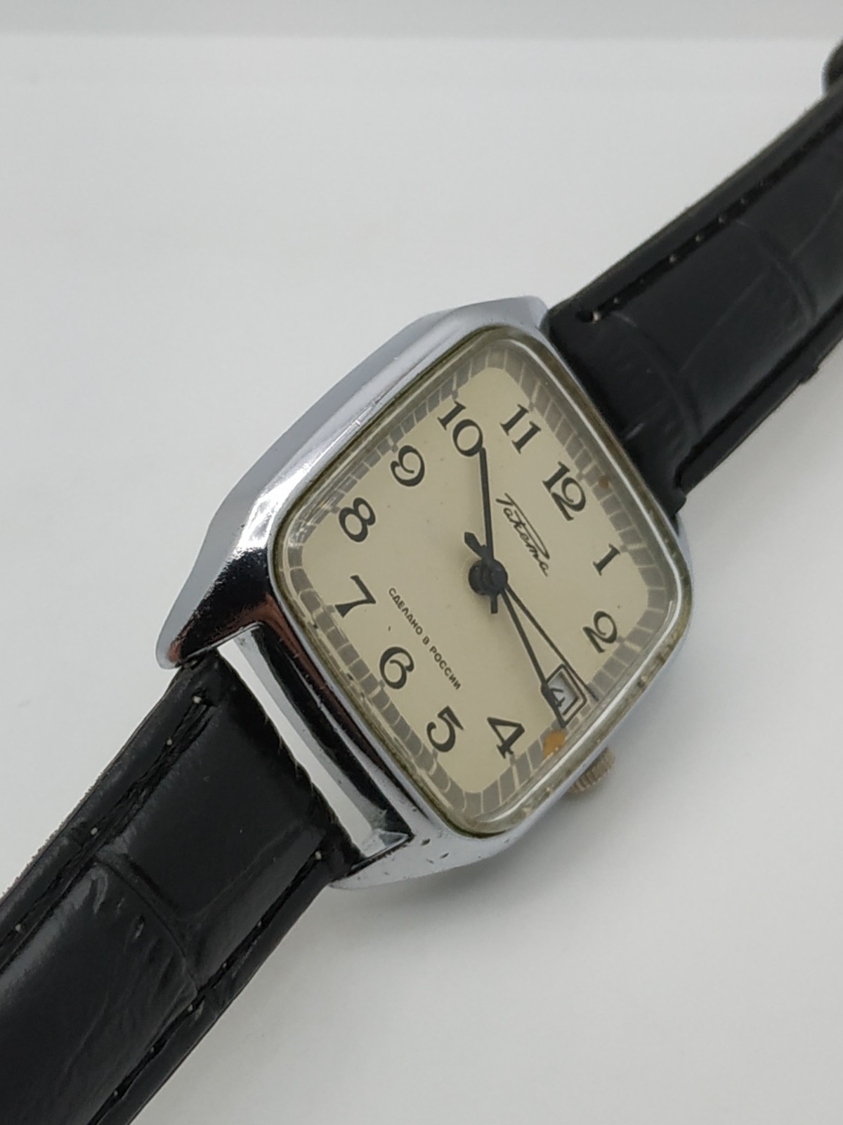 Russian Men’s Dress Vintage Watch Raketa Mechanical 2609 Retro USSR Soviet