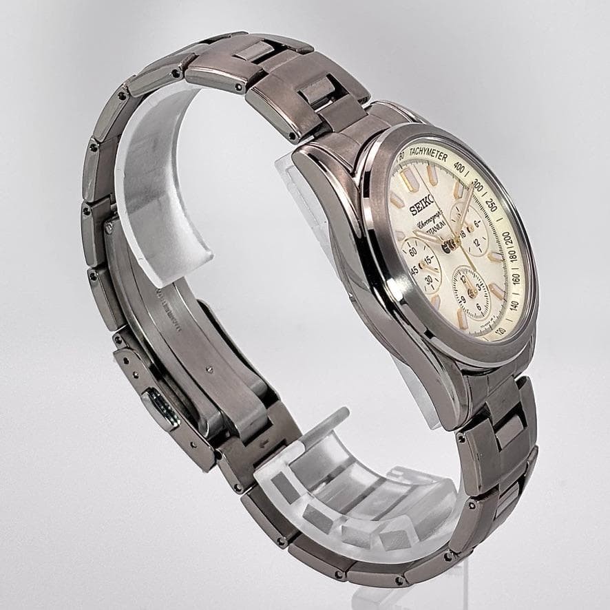 functioning Seiko chronograph 7T11 0AH0 titanium wristwatch