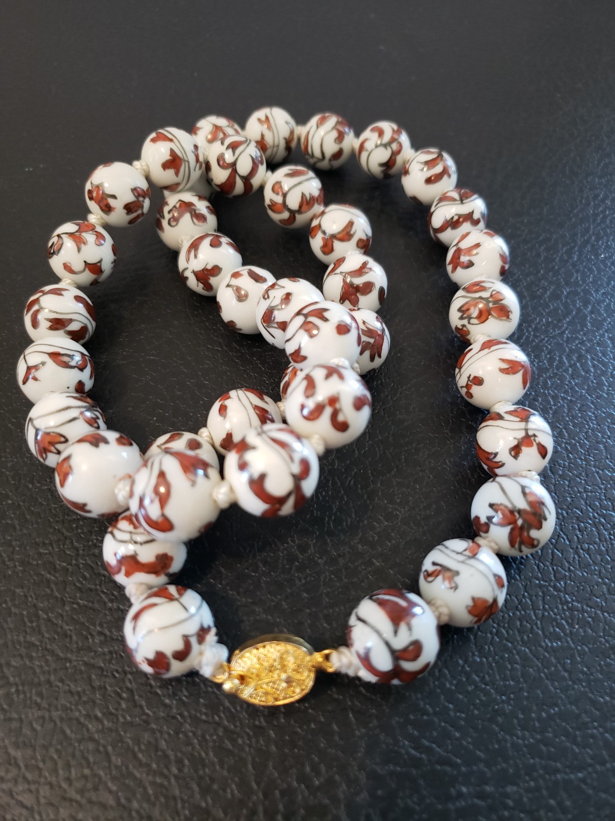 Vintage Chinese Export Necklace White Porcelain Painted Hand Knotted Box Clasp