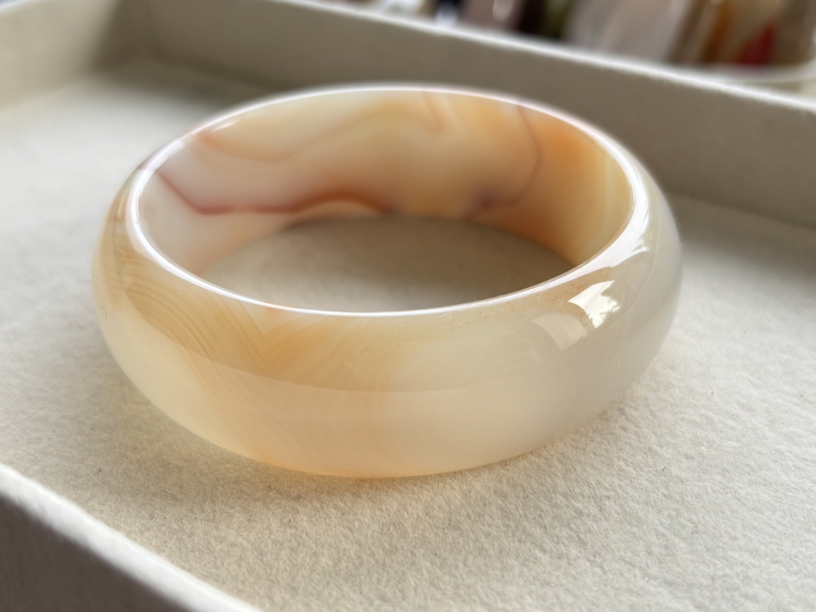 61 mm Carnelian Agate Bangle Bracelet Cream Lace Agate Banding