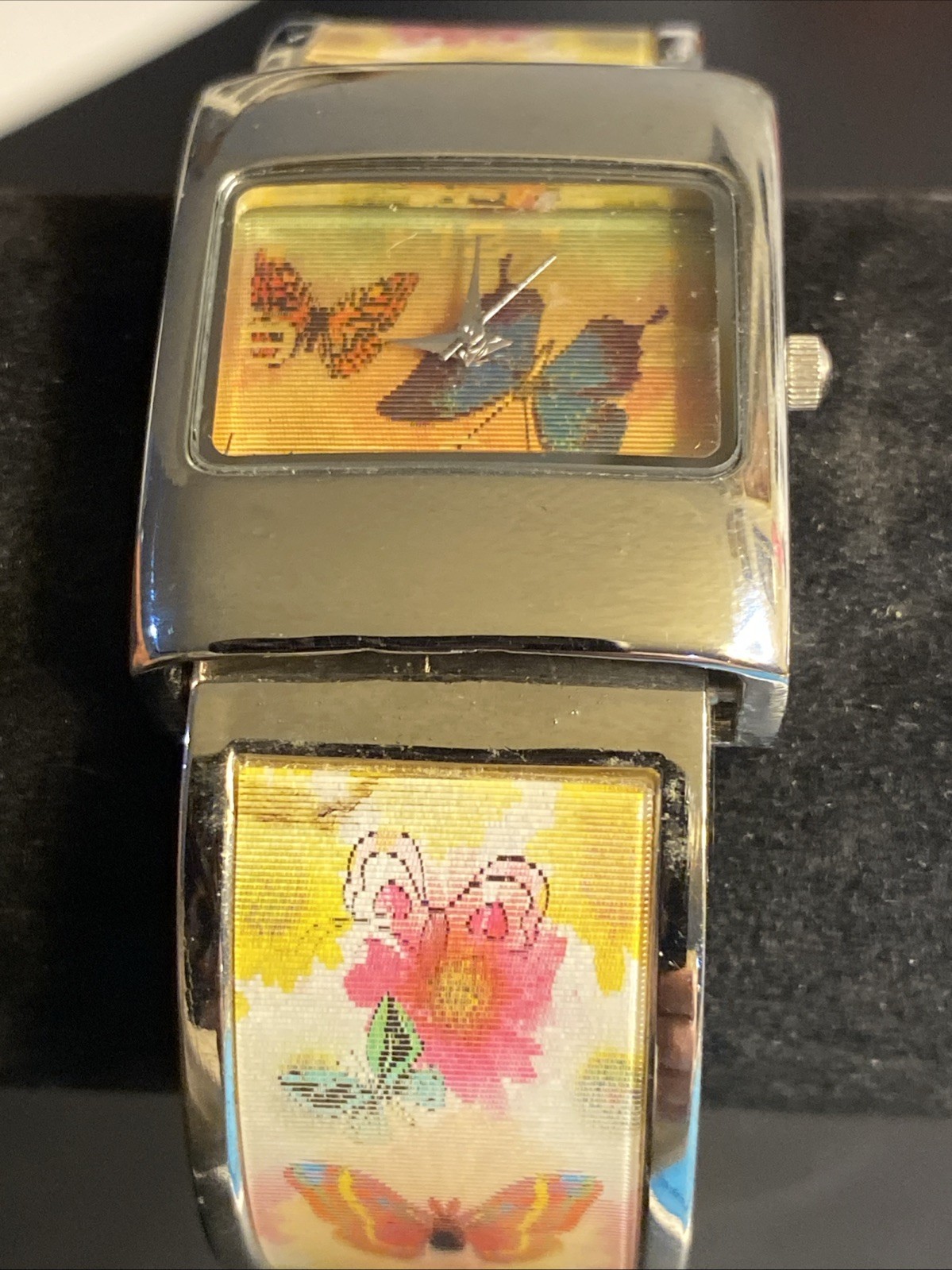 Women’s Cuff Watch With 3D Butterflys New Battery Very Unique