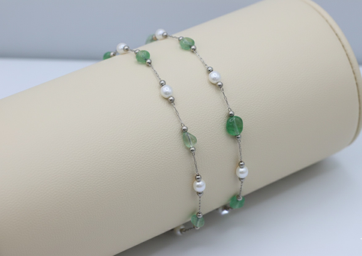 Boho Silver Tone Chain Bracelet With Natural Green Emerald Stones and Elegant