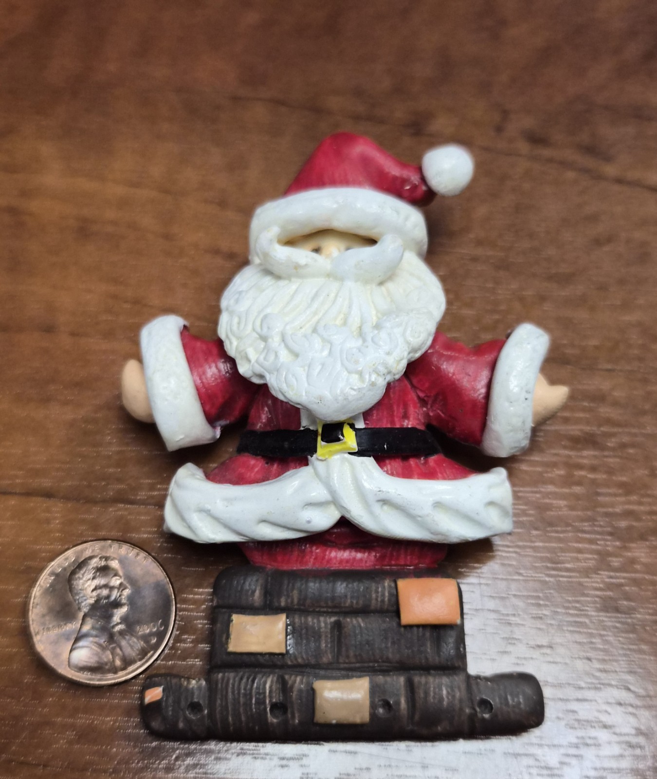 Estate Decorative Christmas Clay-Art Style Resin Santa Clause Pin / Brooch