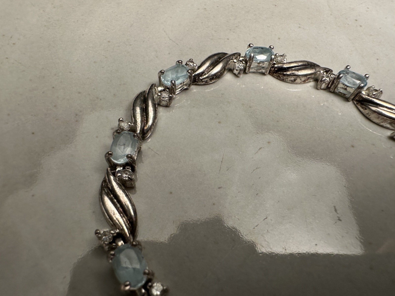 Silver Topaz Tennis Bracelet 8” great condition estate sale find