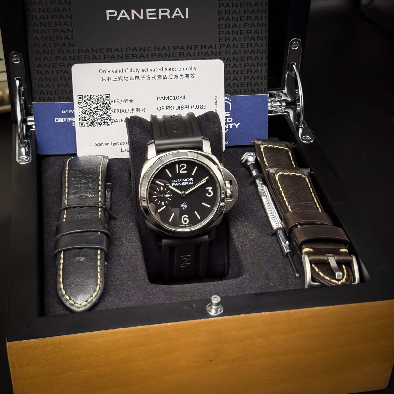 Panerai Luminor Men’s Black Watch – PAM01084